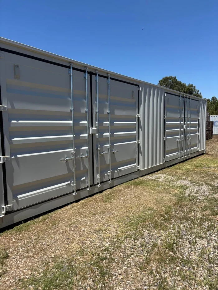 R4 40′ HIGH CUBE SHIPPING CONTAINER - Image 1