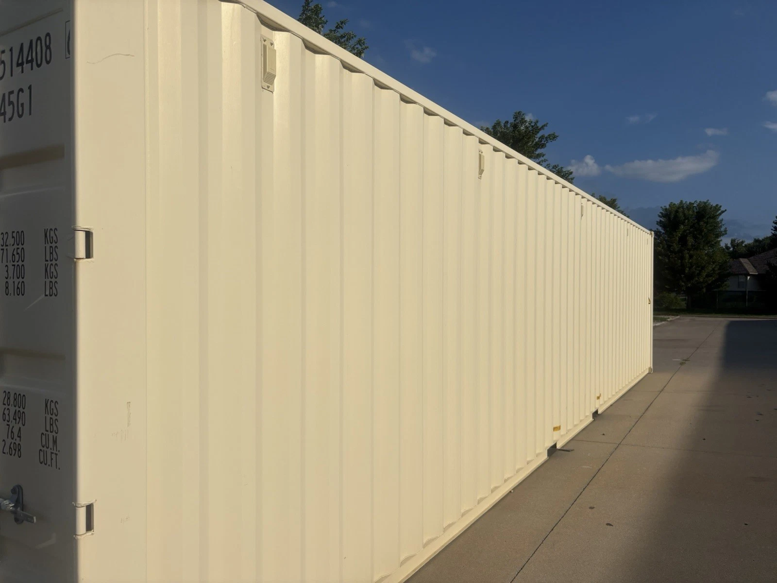T1 40ft Container 8.6ft Ceilings 8ft Wide like Never Used - Image 1