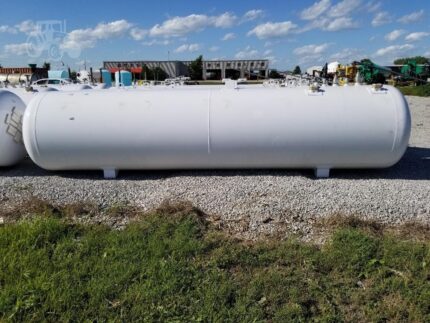 buy 1450 gallon nh3 tank.jpeg